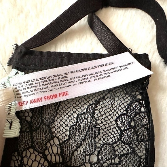 Kimchi Blue Urban Outfitters Black Lace Bralette Bandeau S - Picture 7 of 11